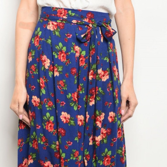 Navy Floral High Low Skirt - Picture 2 of 4